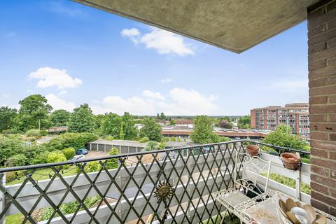 2 bedroom apartment for sale, Beddington Gardens, Wallington SM6