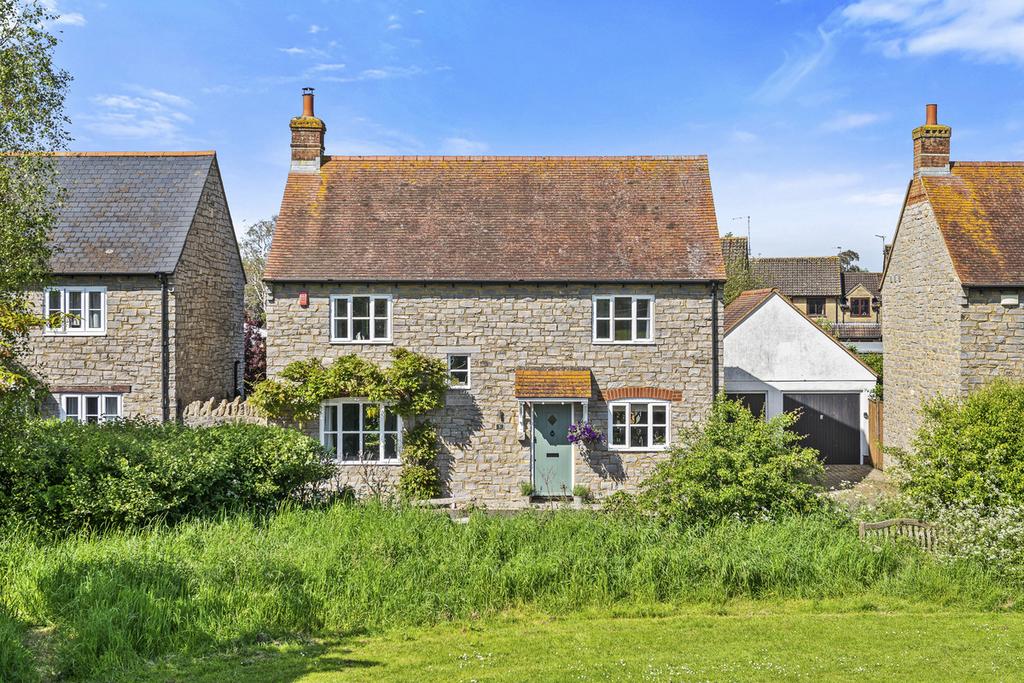 Blacksmiths Lane, Thornford... 4 bed detached house for sale £450,000