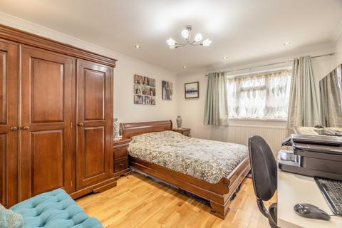 12 Marescroft Road, Slough, SL2 2LW