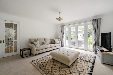 4 bedroom detached house for sale, Steeple Claydon,  Buckinghamshire,  MK18