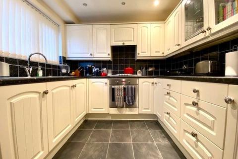 3 bedroom terraced house to rent, Chandler's Ford, Hampshire SO53