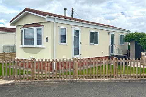 2 bedroom detached bungalow for sale, South Avenue, Whitehaven Park, Sea Lane, Ingoldmells, Skegness, Lincolnshire, PE25 1PL