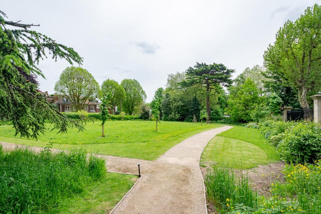 Communal gardens