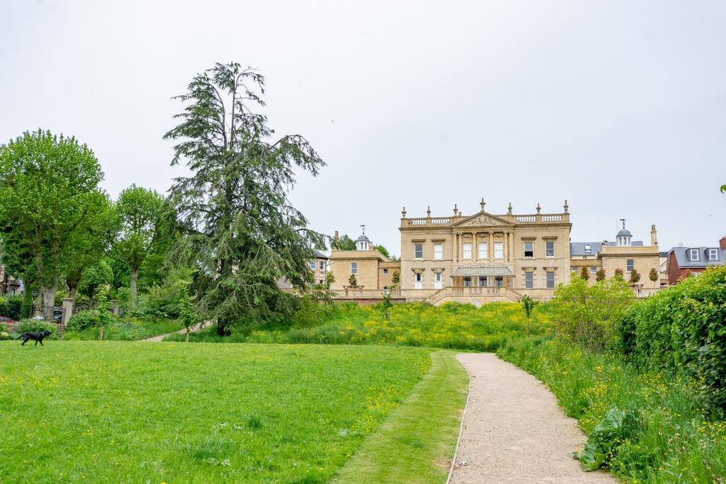 External with communal gardens