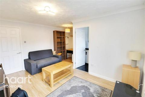 1 bedroom flat to rent, Alexander Court - RM7