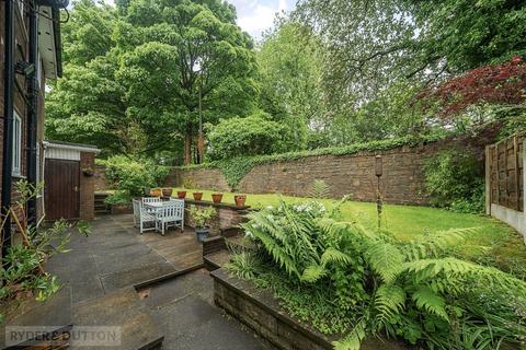 11 Cemetery Road, Royton, Oldham, OL2 5SW