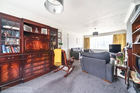 11 Cemetery Road, Royton, Oldham, OL2 5SW