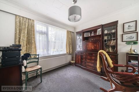 11 Cemetery Road, Royton, Oldham, OL2 5SW