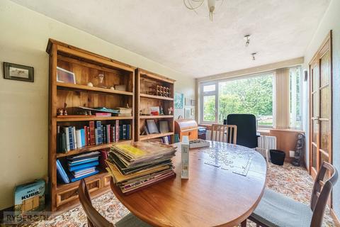 11 Cemetery Road, Royton, Oldham, OL2 5SW