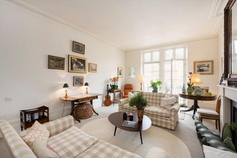 4 bedroom flat for sale, Tite Street, London, SW3.