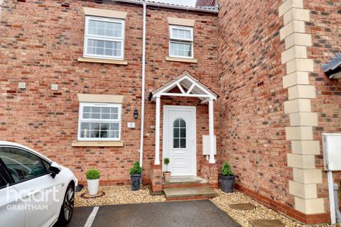 3 bedroom terraced house for sale, Blue Horse Court, Grantham