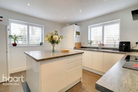 2 bedroom semi-detached house for sale, Westmore Green, Tatsfield