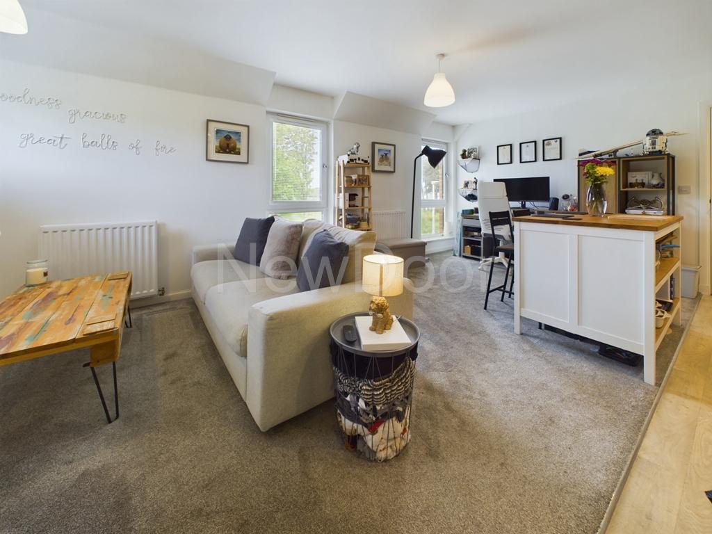 Birch Road, PA7 1 bed detached house for sale £155,000