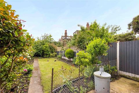 32 Chailey Street, London, E5 0RX