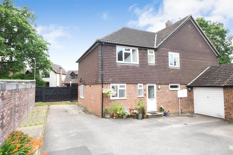 4 bedroom detached house for sale, Butts Meadow, Hampshire RG27