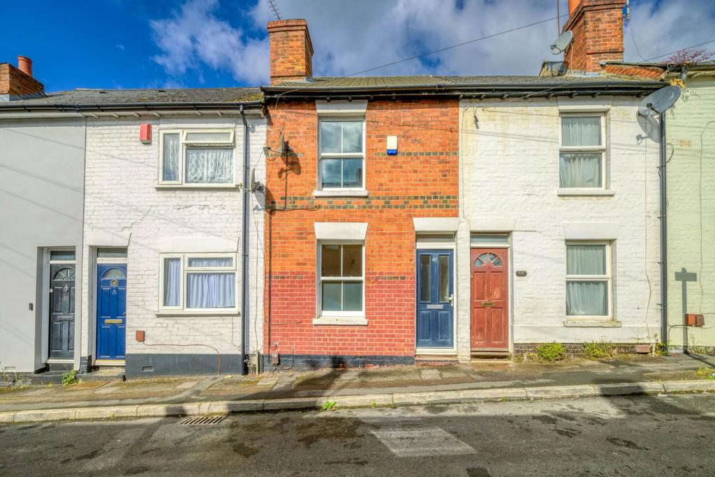 Lower Field Road Reading Rg1 2 Bed Terraced House For Sale £300 000