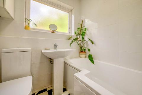 46 Lower Field Road, Reading, RG1 6AR