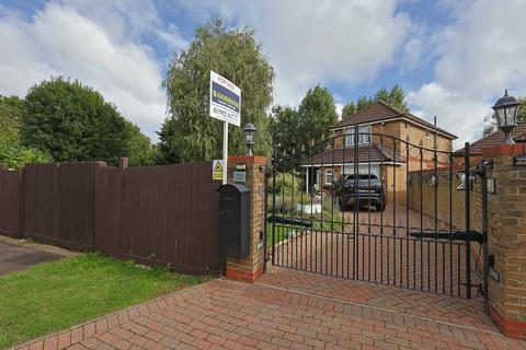 3 bedroom detached house for sale, Southbrook Drive, Cheshunt EN8