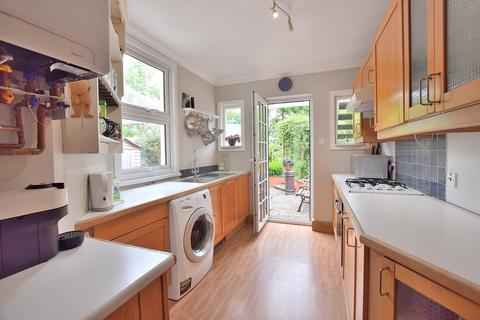 Flat, 67a Grovelands Road, London, N13 4RJ