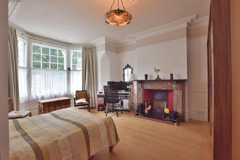 Flat, 67a Grovelands Road, London, N13 4RJ