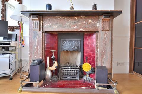 Flat, 67a Grovelands Road, London, N13 4RJ