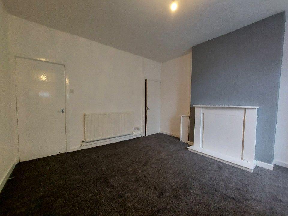 Grange Street, Accrington BB5 2 bed terraced house £600 pcm (£138 pw)