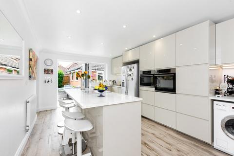1 Marrabon Close, Sidcup, DA15 9EF