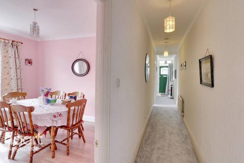 3 bedroom semi-detached bungalow for sale, Tomswood Hill, Barkingside