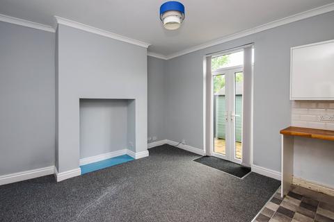 3 bedroom semi-detached house to rent, Alderley Road, Flixton, Manchester, M41