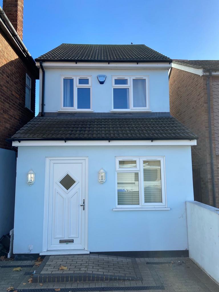 Upper Wickham Lane, Welling, DA16 2 bed detached house for sale £375,000