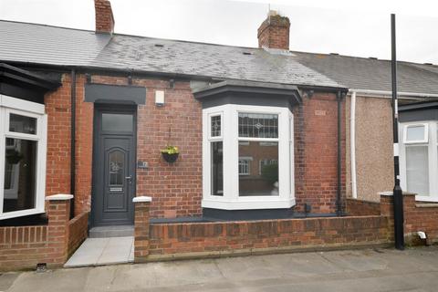 2 bedroom cottage for sale, Stansfield Street, Roker