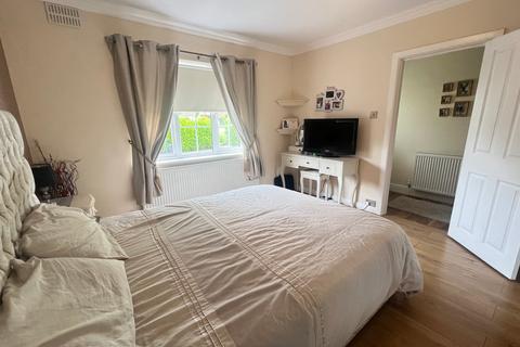57 Elm Tree Avenue, Frinton-on-sea, CO13 0BB