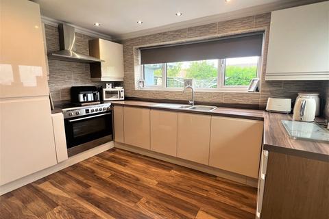 57 Elm Tree Avenue, Frinton-on-sea, CO13 0BB