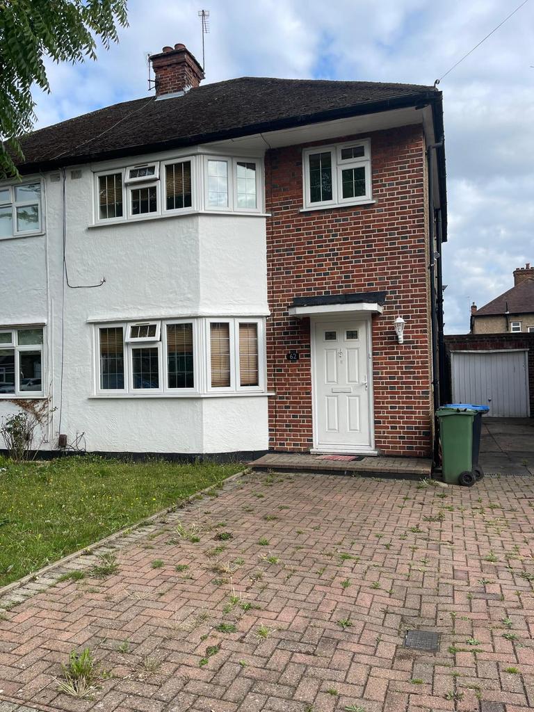 3 Bedroom Semi Detached in Pinner