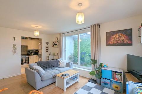 1 bedroom flat for sale, Wooldridge Close, Bedfont, TW14