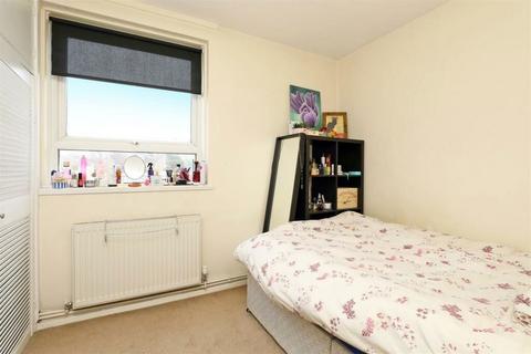 2 bedroom flat for sale, 2 Cherrywood Drive, Putney, London, ,, SW15 6DS