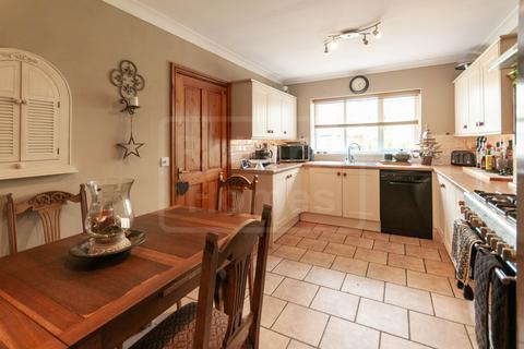 undefined, Rhestr Fawr, Ystradgynlais, Swansea, West Glamorgan