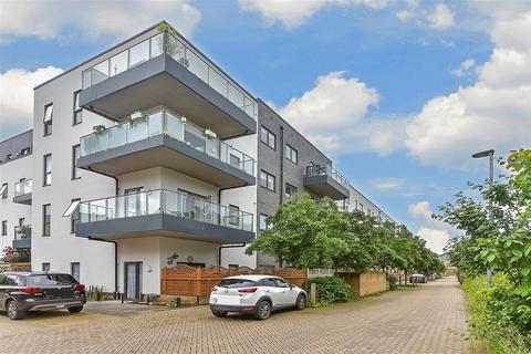 3 bedroom apartment for sale, Thornbury Way, Walthamstow