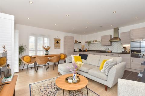 3 bedroom apartment for sale, Thornbury Way, Walthamstow