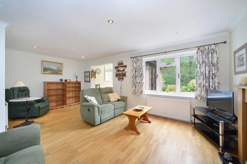 4 bedroom semi-detached house for sale, Crofts Close, Godalming GU8