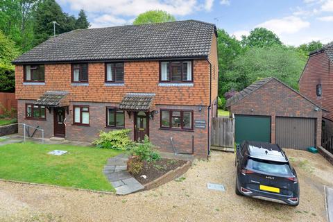 4 bedroom semi-detached house for sale, Crofts Close, Godalming GU8