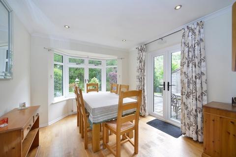 5 Crofts Close, Chiddingfold, Godalming, GU8 4SG