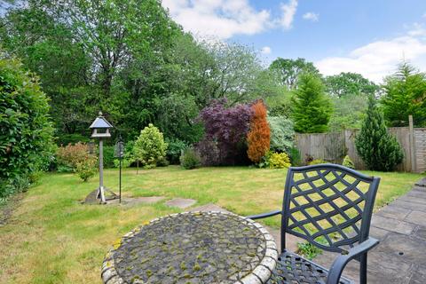 5 Crofts Close, Chiddingfold, Godalming, GU8 4SG