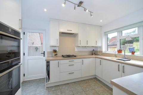 5 Crofts Close, Chiddingfold, Godalming, GU8 4SG