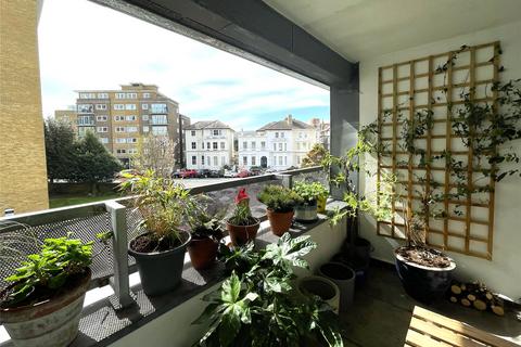 3 bedroom apartment for sale, Chiswick Place, Eastbourne, BN21