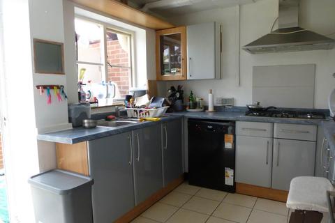 3 bedroom house to rent, Harwich Close, Lower Earley