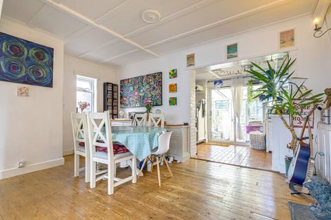 49 Connaught Gardens, Shoeburyness, Southend-on-sea, SS3 9LR