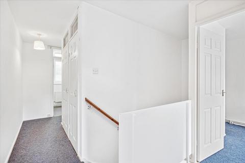 3 bedroom flat to rent, Wolsey Court,  Westbridge Road, London , SW11