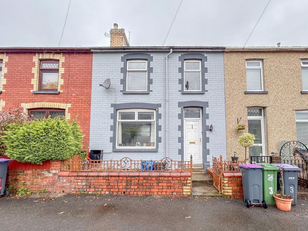 Manor Road, Abersychan, NP4 3 bed terraced house for sale £160,000