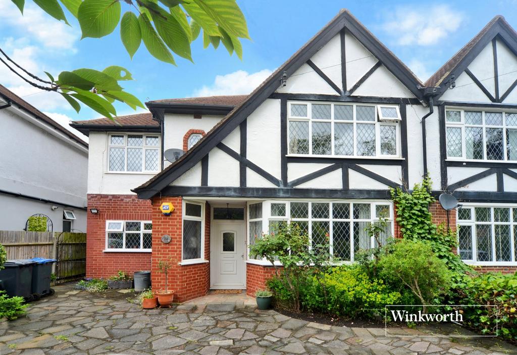 Church Road, Worcester Park, KT4 5 bed semidetached house for sale £